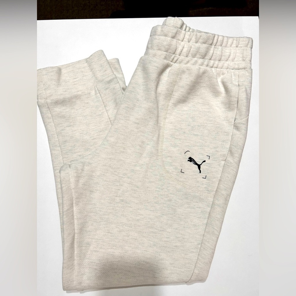 Puma oatmeal cream color, cropped, athletic jogging pants with logo details